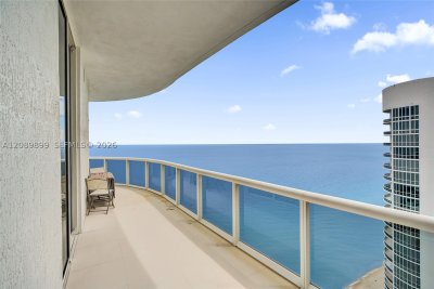 Comprar apartamento no Trump Tower One 4102