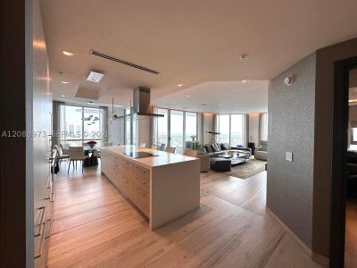 Comprar apartamento en Marina Palms Yacht Club 2210