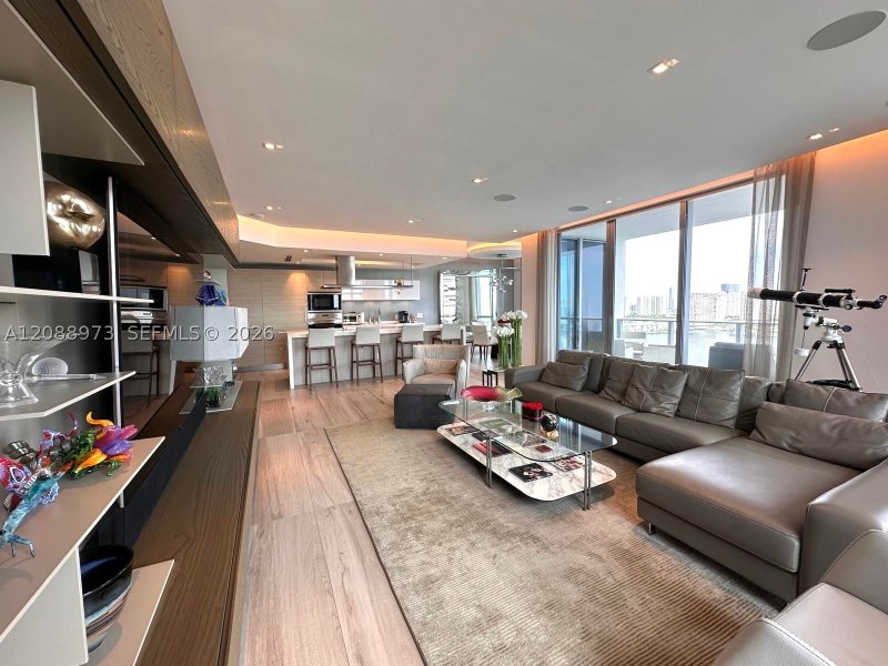 Comprar apartamento en Marina Palms Yacht Club 2210