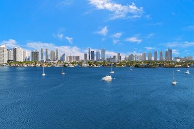 Comprar apartamento en Marina Palms Yacht Club 2210