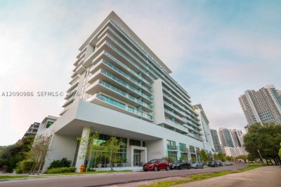 Le Parc at Brickell Apt #811