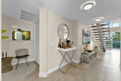 Comprar apartamento no Brickell on the River South 801