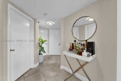 Comprar apartamento no Brickell on the River South 801