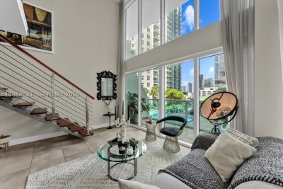 Comprar apartamento no Brickell on the River South 801