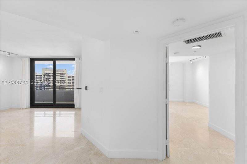 Condo for sale at Waverly 1111