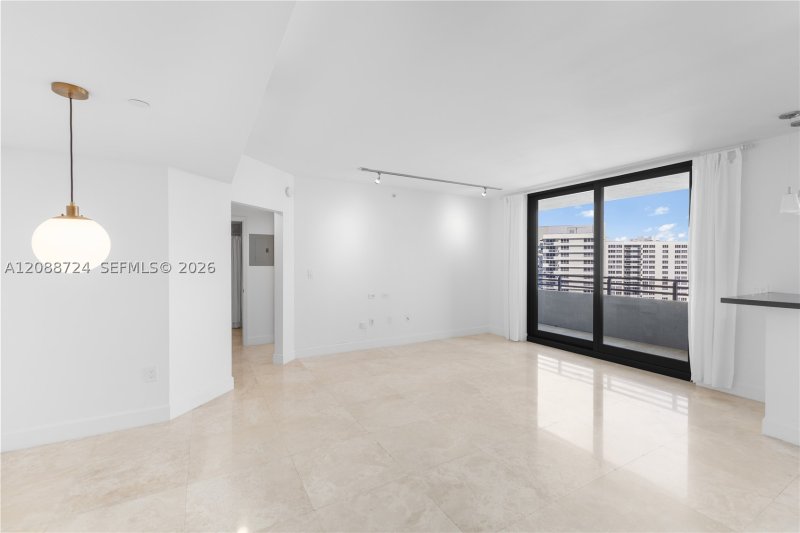 Condo for sale at Waverly 1111