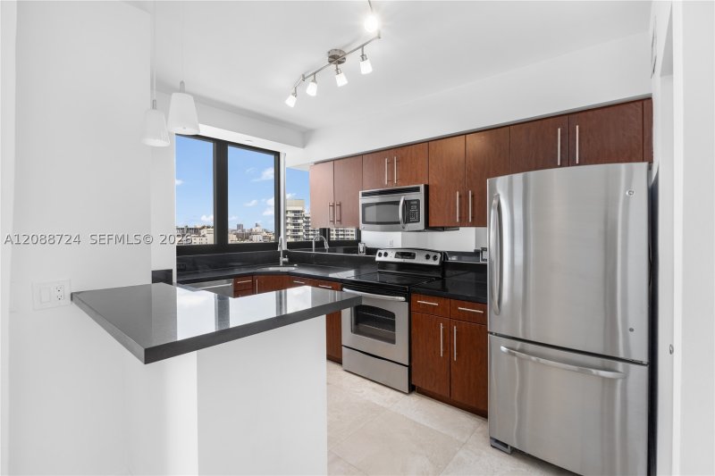 Condo for sale at Waverly 1111