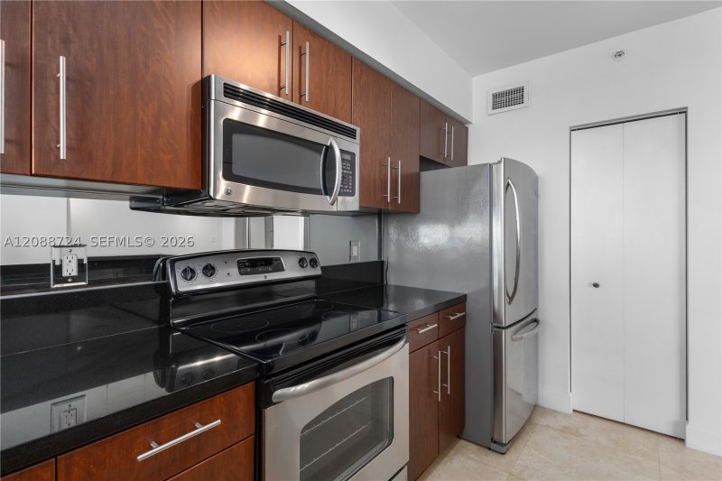 Condo for sale at Waverly 1111