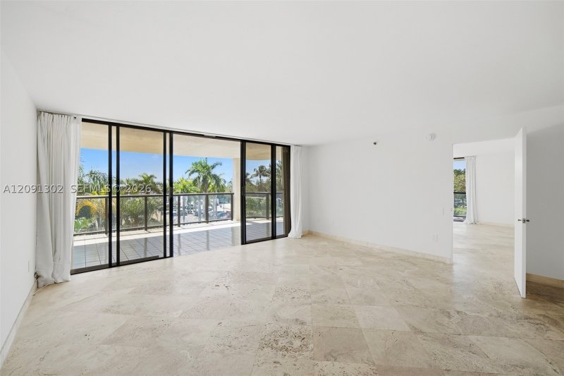 Alquiler de apartamento en Coconut Grove Bayshore 4A