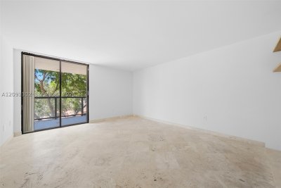 Aluguel de apartamento no Coconut Grove Bayshore 4A