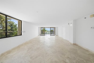 Aluguel de apartamento no Coconut Grove Bayshore 4A