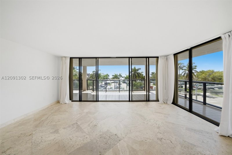 Alquiler de apartamento en Coconut Grove Bayshore 4A