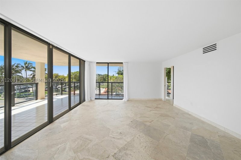 Alquiler de apartamento en Coconut Grove Bayshore 4A