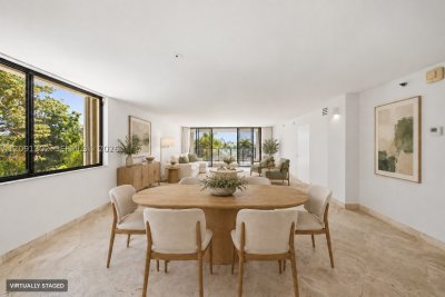 Aluguel de apartamento no Coconut Grove Bayshore 4A