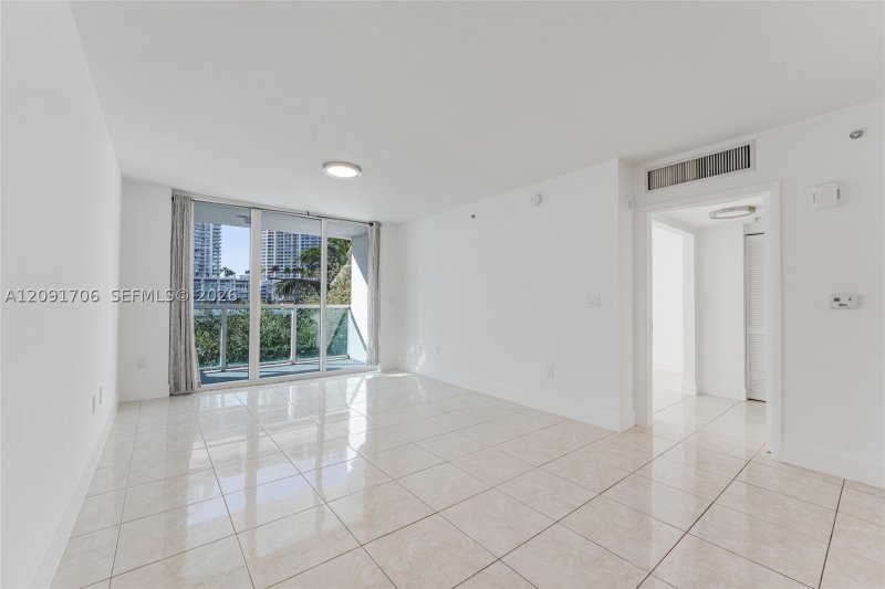 Condo for sale at Brickell on the River North 409