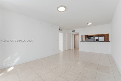 Comprar apartamento no Brickell on the River North 409