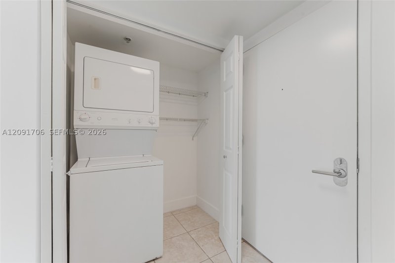 Condo for sale at Brickell on the River North 409