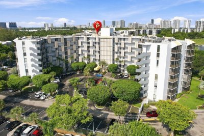 Biscaya Apt #609