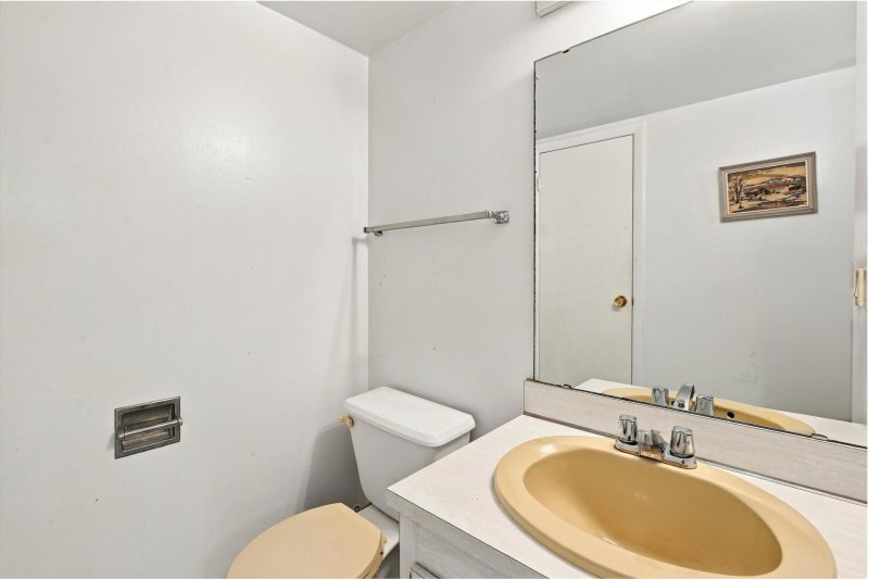 Condo for sale at Biscaya 609