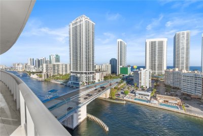 Comprar apartamento no Beachwalk T1601