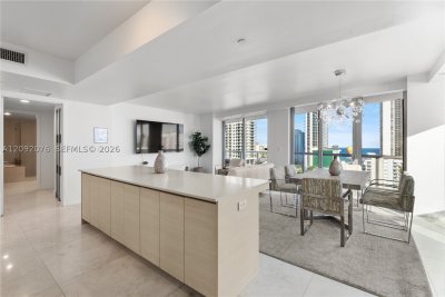 Comprar apartamento no Beachwalk T1601