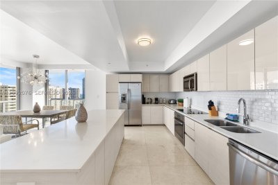 Comprar apartamento no Beachwalk T1601