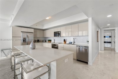 Comprar apartamento no Beachwalk T1601