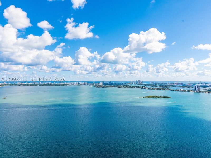 Comprar apartamento no Paraiso Bay Miami 3302