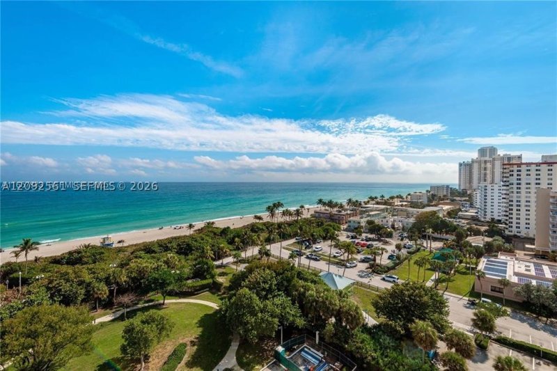 Condo for sale at The Summit 1206S