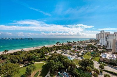 Comprar apartamento en The Summit 1206S