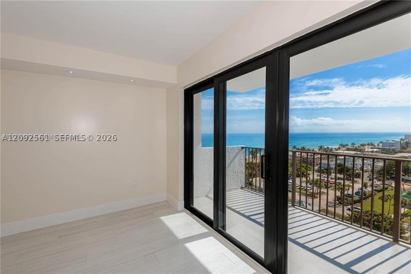 Condo for sale at The Summit 1206S