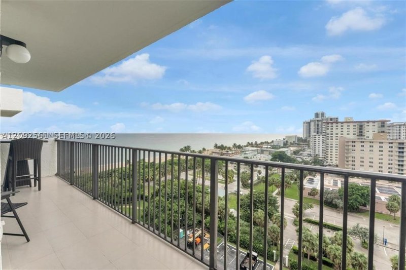 Condo for sale at The Summit 1206S