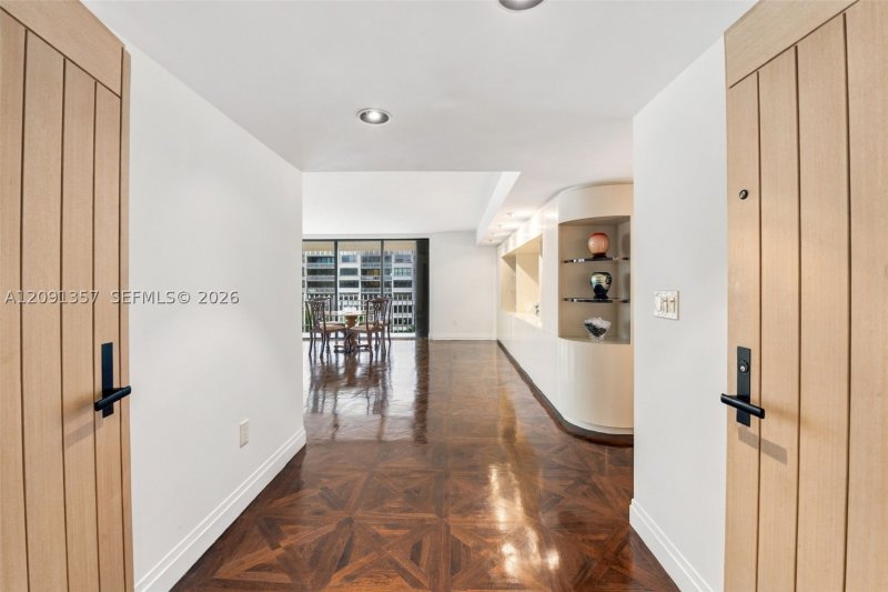 Comprar apartamento no Grove Isles Tower II B609