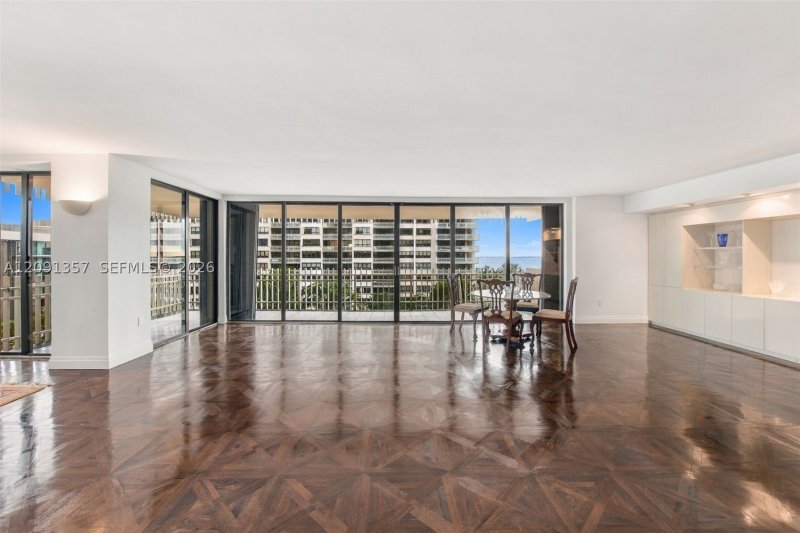 Comprar apartamento no Grove Isles Tower II B609