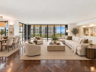 Comprar apartamento no Grove Isles Tower II B609