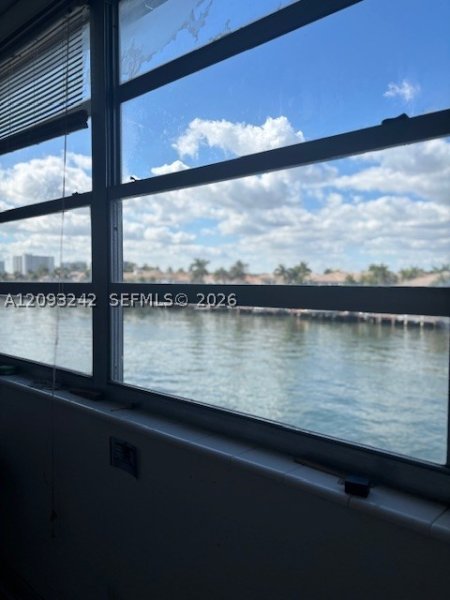 Condo for sale at Trafalgar Towers 304