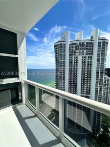 Aluguel de apartamento no Trump Royale 4505