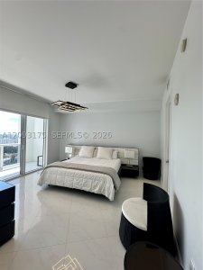 Aluguel de apartamento no Trump Royale 4505