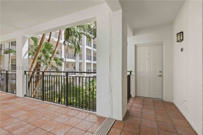 Comprar apartamento no Village by the Bay 12219