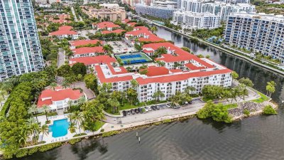 Comprar apartamento no Village by the Bay 12219