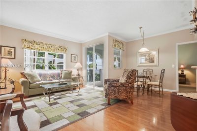 Comprar apartamento no Village by the Bay 12219