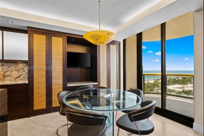Comprar apartamento no Bal Harbour Tower Condo 9J