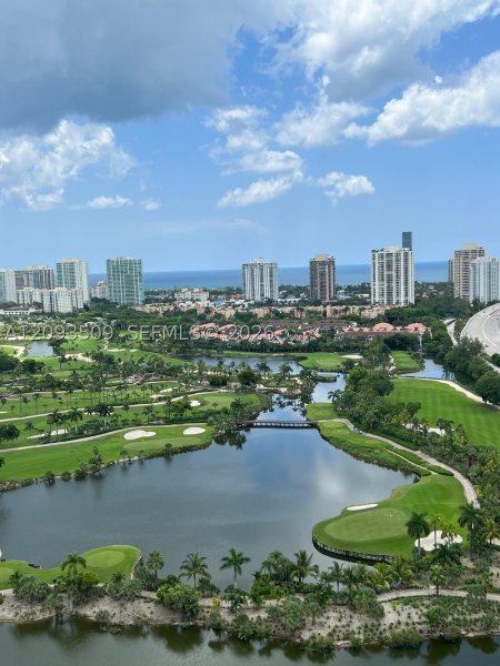 Comprar apartamento en Turnberry On The Green TS-03
