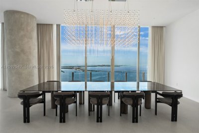 Comprar apartamento no Aston Martin Residences 5801C