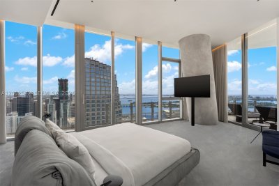Comprar apartamento no Aston Martin Residences 5801C