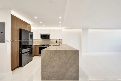 Aluguel de apartamento no Trafalgar Towers 1205