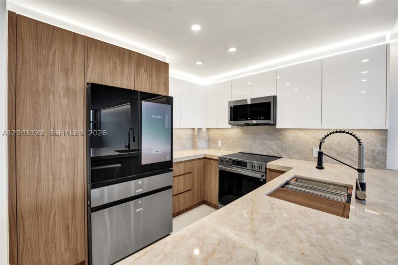 Apartment for rent at Trafalgar Towers 1205