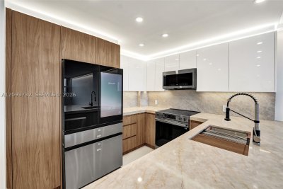 Aluguel de apartamento no Trafalgar Towers 1205