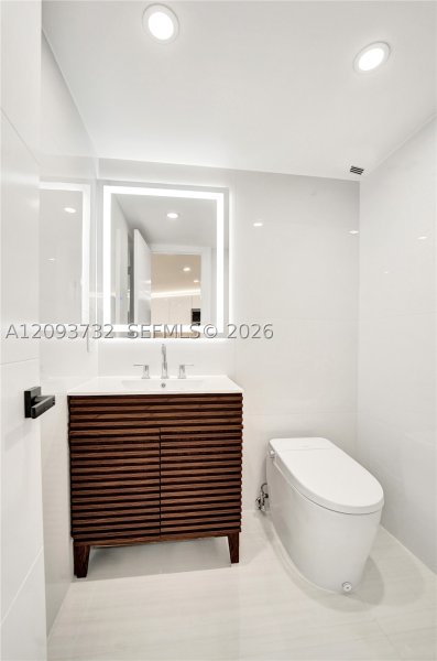 Apartment for rent at Trafalgar Towers 1205