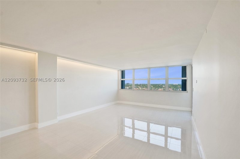 Apartment for rent at Trafalgar Towers 1205